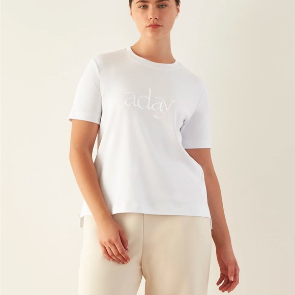 Aday Everyday Tee, Size Smalll - Picture 3 of 3
